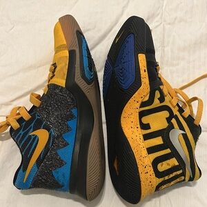 Pre-Owned: Kyrie 3 "What The" sneakers